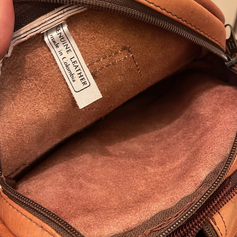 Vintage made in Colombia Genuine Leather please check all picture of condition - Picture 16 of 17